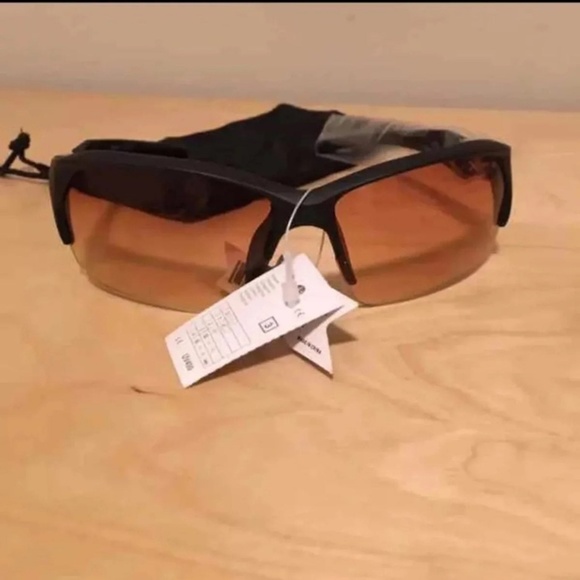 A123 NWT Black sports sunglasses - Picture 2 of 4